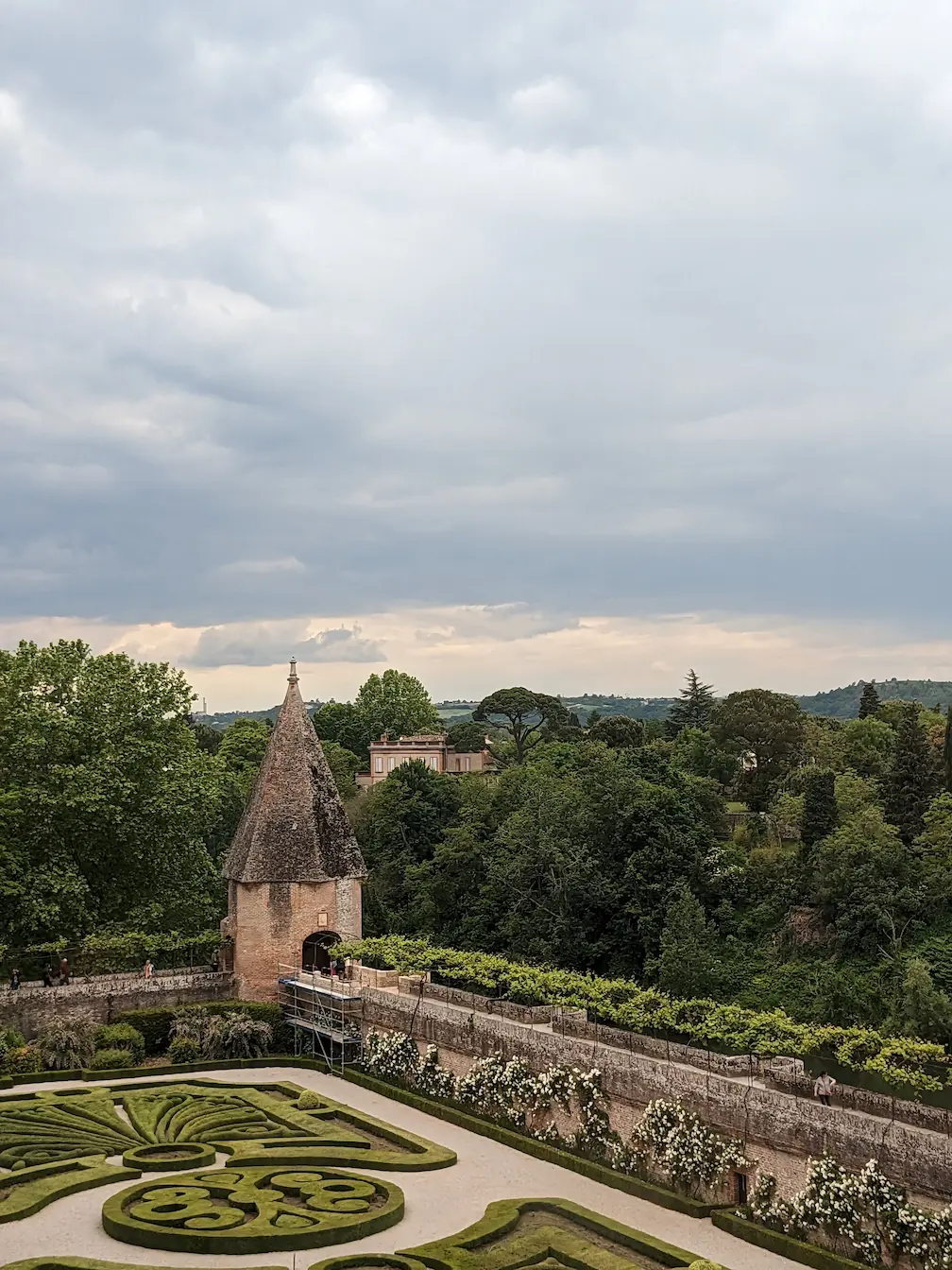 Photo d'Albi vu sur le jardin du Palais de la Berbie, 81000, France